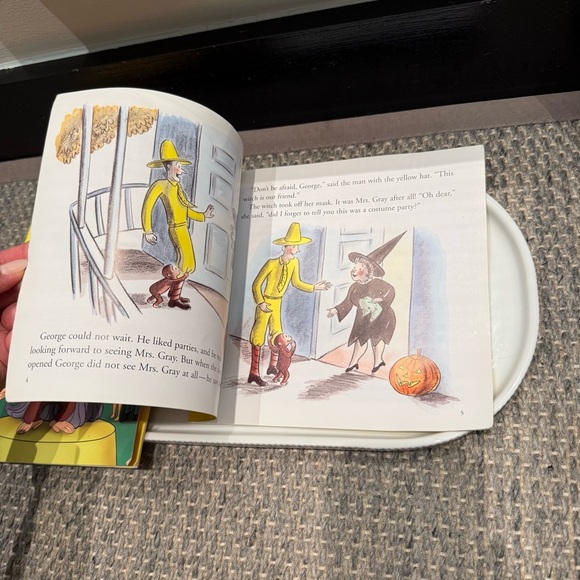 Curious George Children's Books Set (2) - Picture 4 of 4